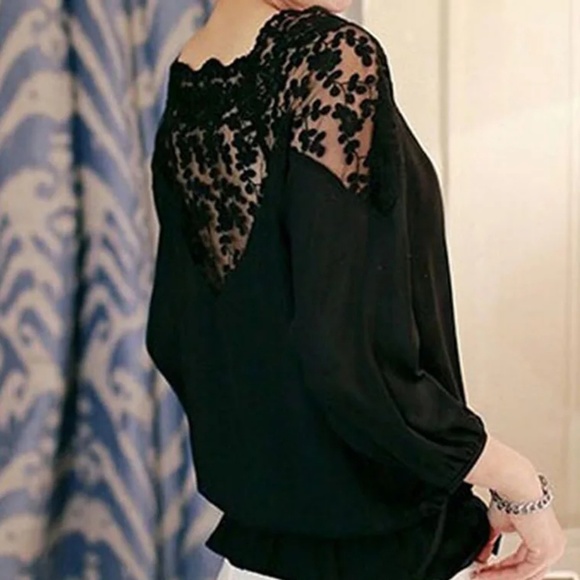 ♥️💋🆕️Black peplum long sleeve top - Picture 2 of 5